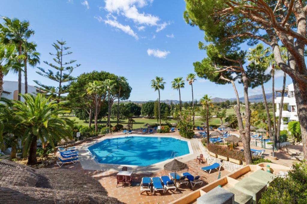Matchroom Apartamento Con Piscina En Mijas Golf 丰希罗拉 外观 照片