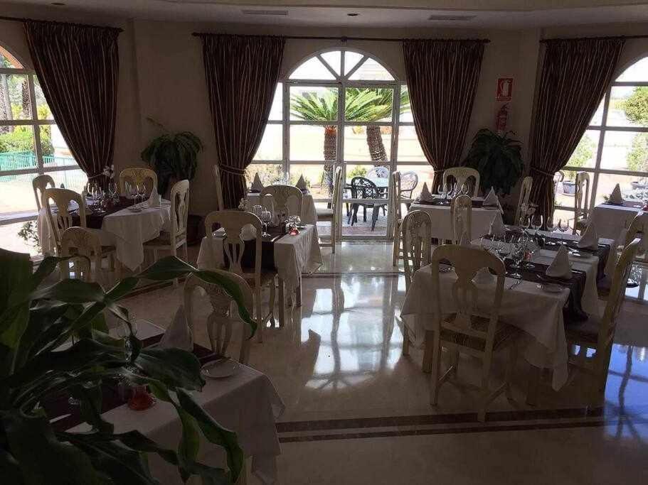 Matchroom Apartamento Con Piscina En Mijas Golf 丰希罗拉 外观 照片